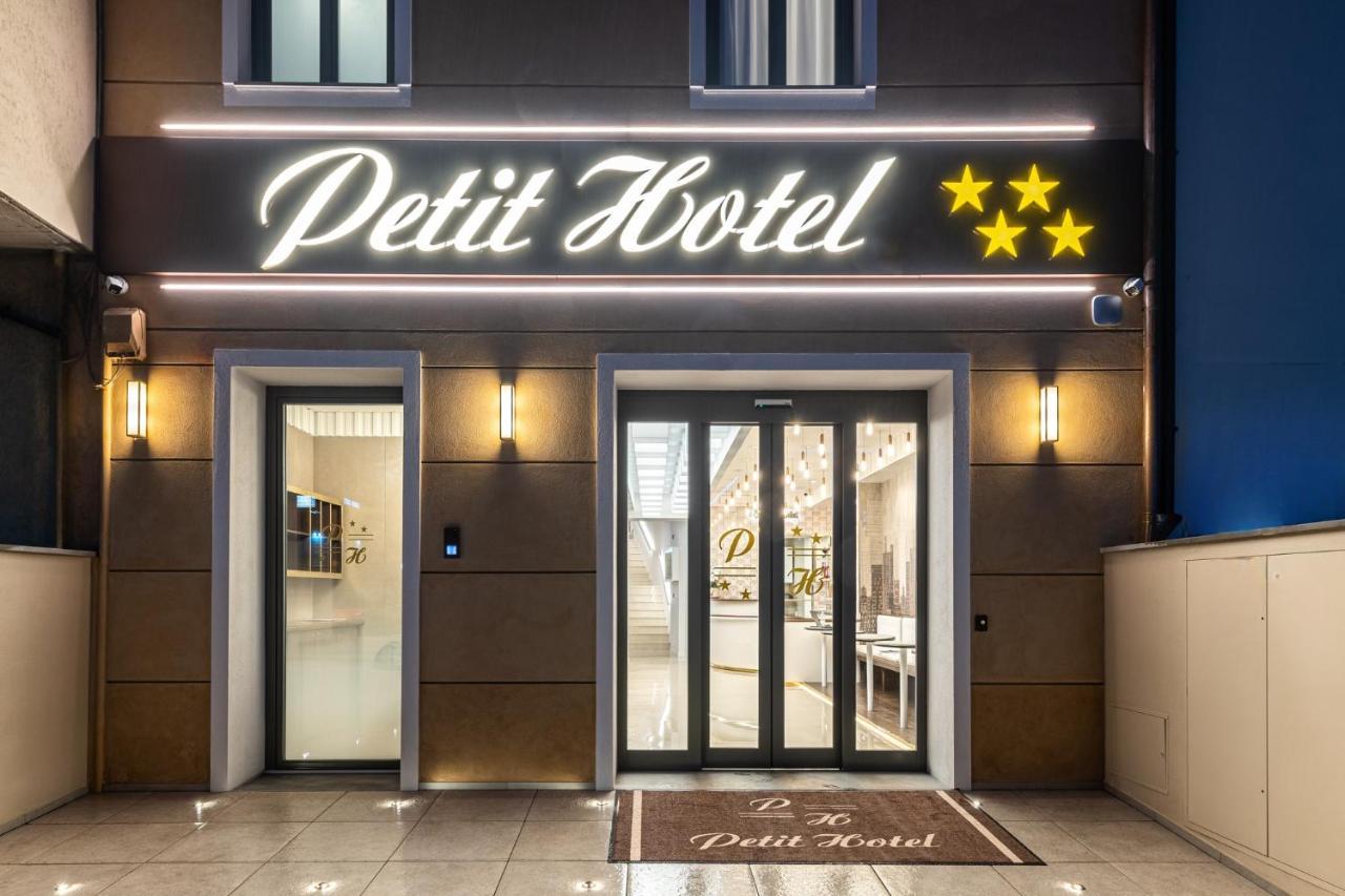 Petit Hotel ปาล์มเดดเซิร์ท ภายนอก รูปภาพ